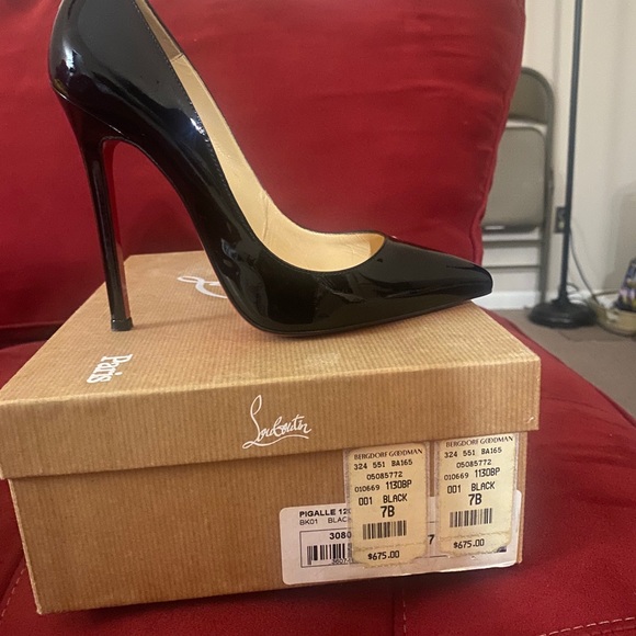 Christian Louboutin - Picture 3 of 5